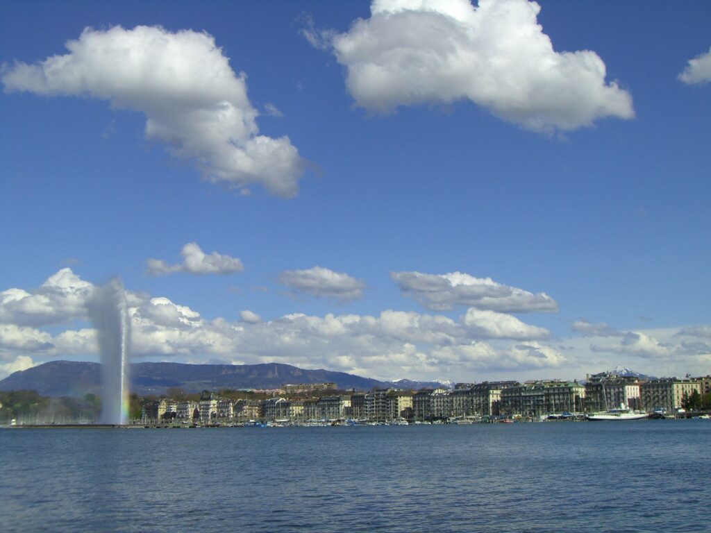 The city of Geneva, known for being a very cosmopolitan city, is the start of this tour
