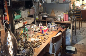 atelier de rénovation d'objets anciens à Landecy
